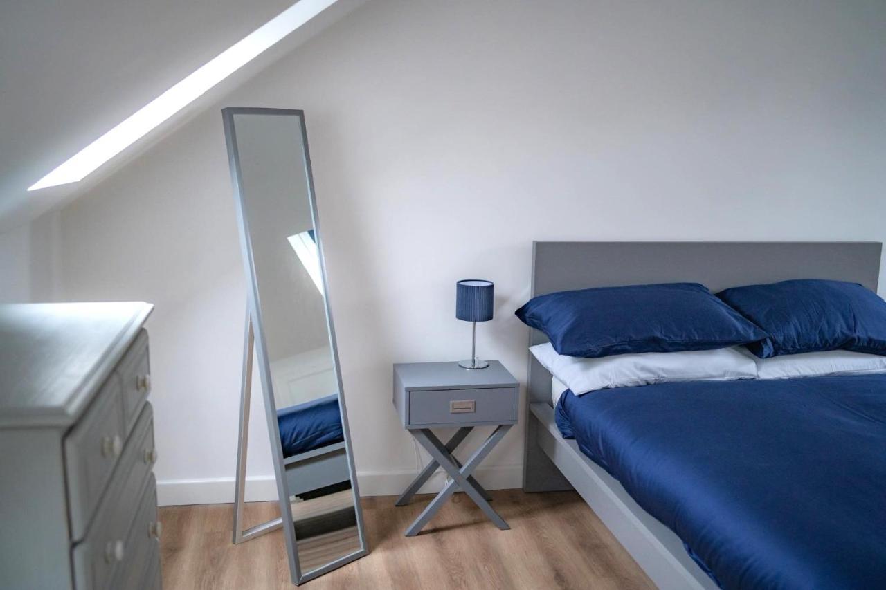 The Red House Modern Stylish Home From Home Walking Distance To Cardiff Bay And City Centre With Parking Exterior foto